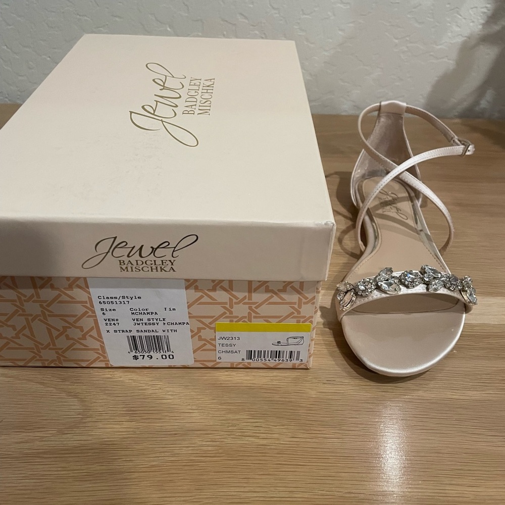 Wedding sandals, size 6. Unworn/new in box.